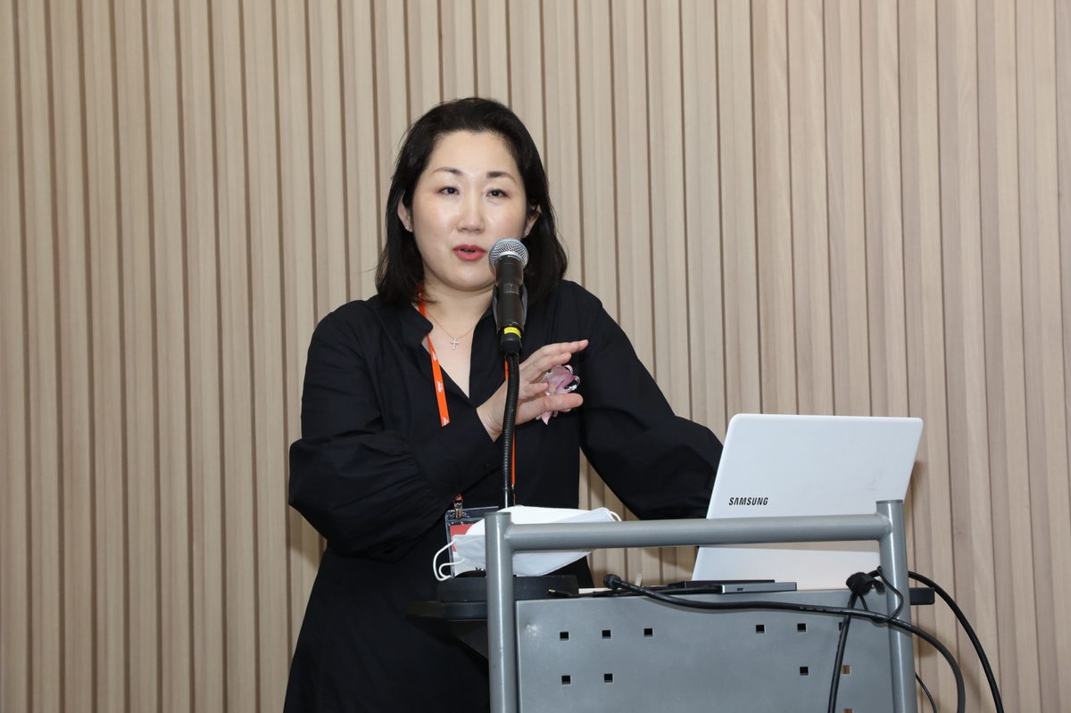 이근혜 원장 2022년 오스템 애뉴얼 미팅 투명교정 강연 모습